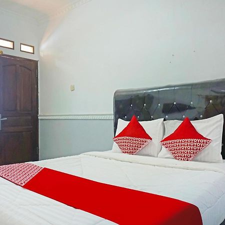 Oyo 90369 An Nur Family Homestay Syariah Cigombong Exterior photo