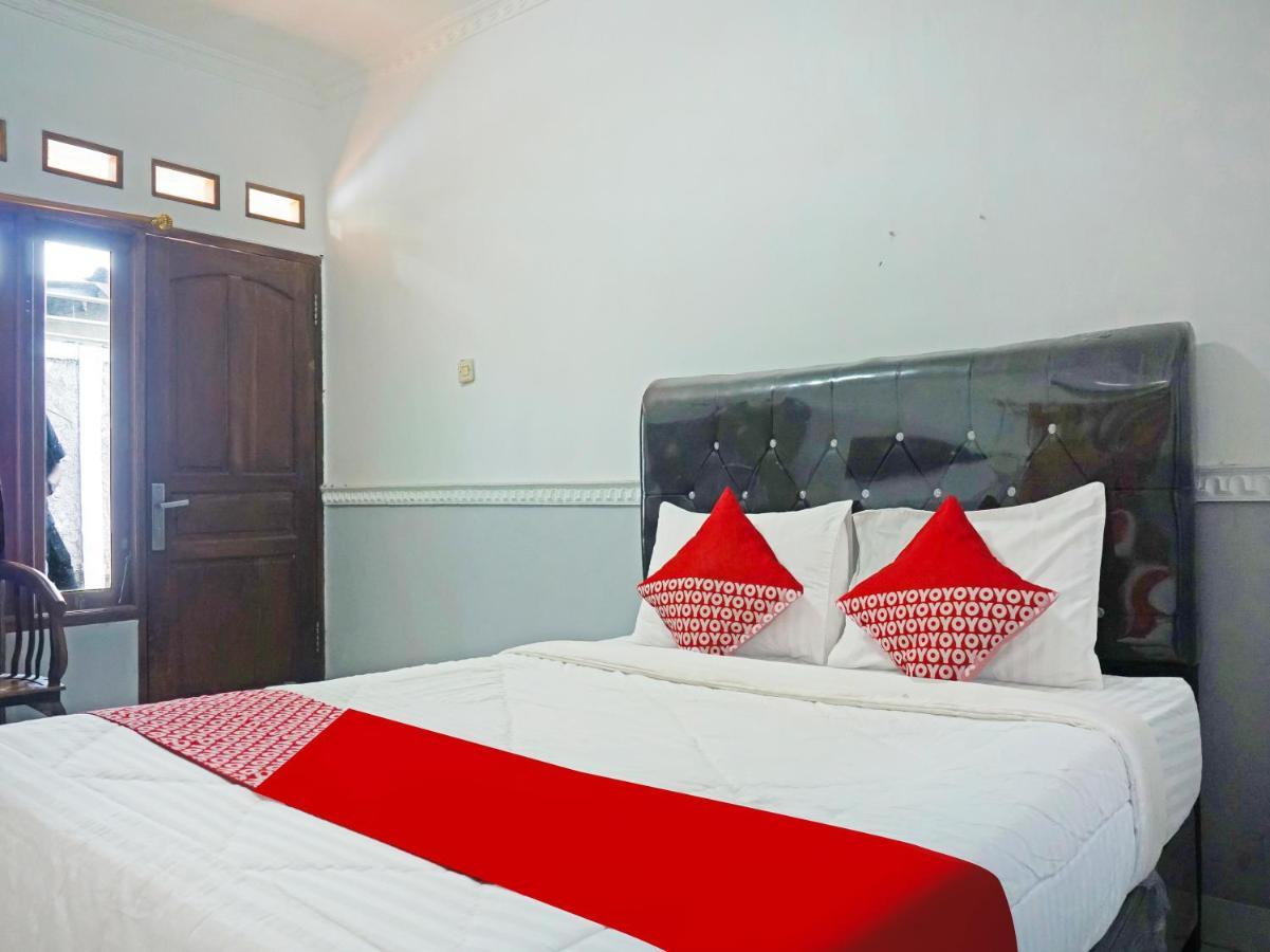 Oyo 90369 An Nur Family Homestay Syariah Cigombong Exterior photo