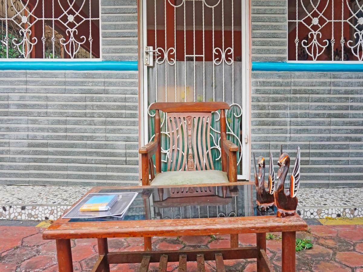 Oyo 90369 An Nur Family Homestay Syariah Cigombong Exterior photo